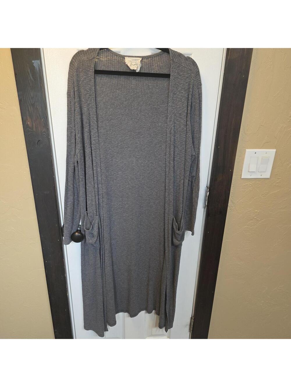Fantastic Fawn Gray Ribbed Long Open Cardigan- Size Large